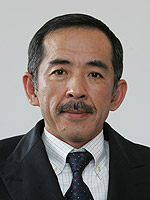 Kazayuki Muto 