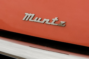 TV-k eladásából lett milliomos, majd hazsnáltautó-kereskedő, végül autógyáros lett Earl Muntz