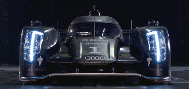 1-es szám látható a jobb oldali fényszóróban. Az éjszakai képeken is könnyen felismerhető lesz az Audi R18