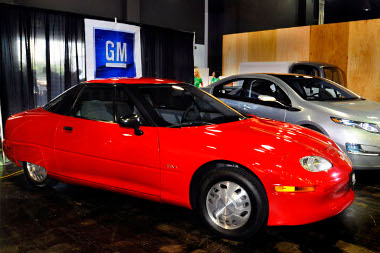 A Volt sokkal közelebb áll a mai autókhoz, mint az 1996-ban piacra dobott GM EV1