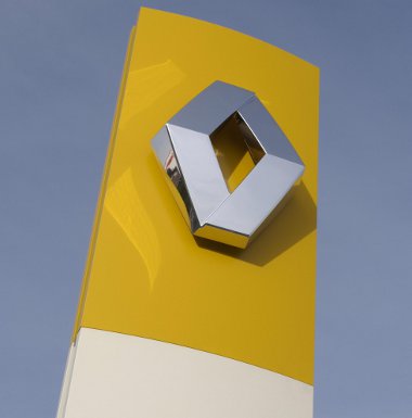 Magas rangú Renault vezetőket függesztettek fel, a vád ipari kémkedés