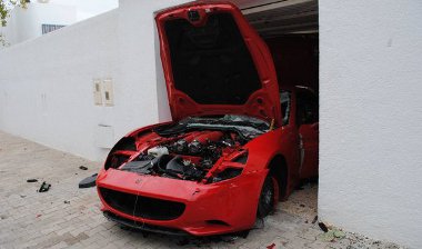 Miután a tunéziaiak kiélték dühüket a Ferrarin, nem sok maradt belőle