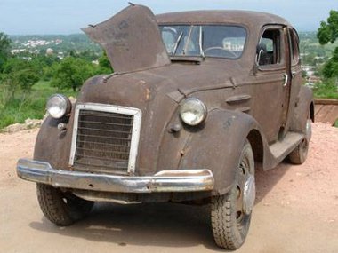 A Szovjetunióban az üzemeltetés évtizedei alatt alaposan átépítették az autót - például balkormányos lett -, egyelőre nem tudják, felújítsák-e vagy megőrizzék fellelési állapotában