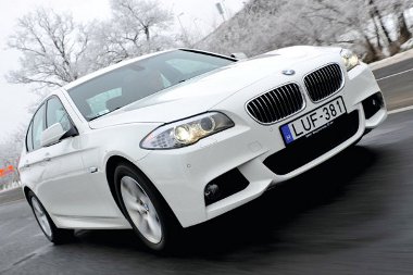 Az 5-ös BMW alapverziója a dinamikát illetően kellemes csalódást okoz, a fogyasztásról nem is beszélve