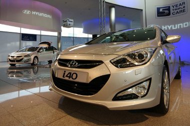 Egyszerre két, előszériás autót is prezentált a Hyundai a genfi világpremier előtt két héttel