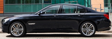 A sofőrtől tudta meg a miniszterelnök, hogy 34 új BMW 7-est vett az országa