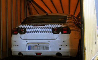 Sportos kinézetet ígér ez a fénykép, a hátsó lámpák - a beltérrel együtt - a Camaro stílusában készülnek