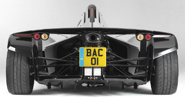 520 lóerő/tonna a teljesítmény/tömeg aránya. Ez jobb a Bugatti Veyronnál is