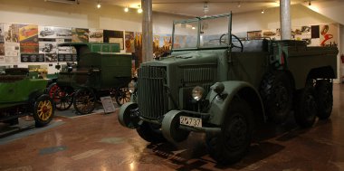 A Közlekedési Múzeum autós termében állították ki a Rába Botondot