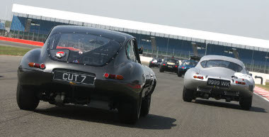 Több mint hétszáz utcai- és több mint hatvan verseny Jaguar E-Type vesz majd részt a Silverstone Classic-on