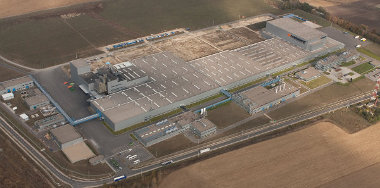 Megindult a magyar Hankook gyár bővítése, ezen kívül Jáva szigetén épít új abroncsgyárat a dél-koreai cég