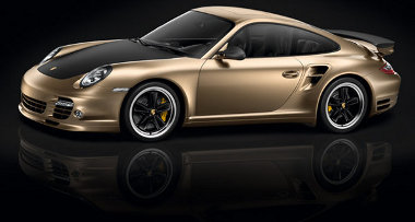 Arany színű fényezés, karbon keigészítők a Porsche kínai piacra lépését ünneplő 911-esen