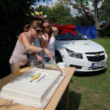 Hatalmas ünnepséget tartottak a Chevrolet Cruze átadása alkalmából a lajosmizsei SOS Ifjúsági Házban