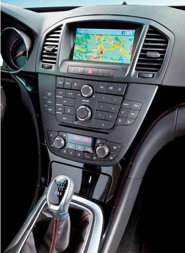 Két új navigációt is készítettek a középkategóriás Opel számára