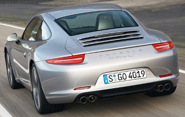 Keskenyebb, és LED-es lámpák teszik felismerhetővé a 991-es gyári kóddal rendelkező Porsche 911-est