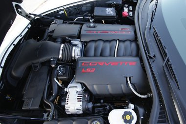 Húsz lóerővel megemelték a 6,2 literes V8-as teljesítményét a Grand Sport változat kedvéért. A hangja továbbra is remek, ereje brutális