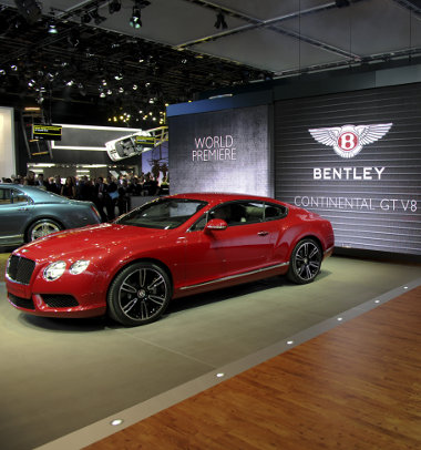 Bentley Continental V8 - így spórolnak a milliárdosok