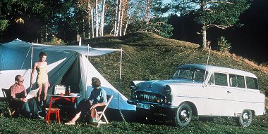 Az első Opel CarAVan 1953-ból. Egyszerre szánták családi- és teherautónak