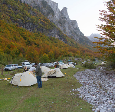 Modern nomádok: sátorverés a hegykatlanban