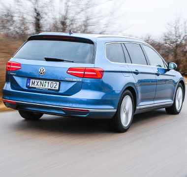A nyolcadik generációs Passat a VW-csoportnál széles körben alkalmazott MQB-platformra épül