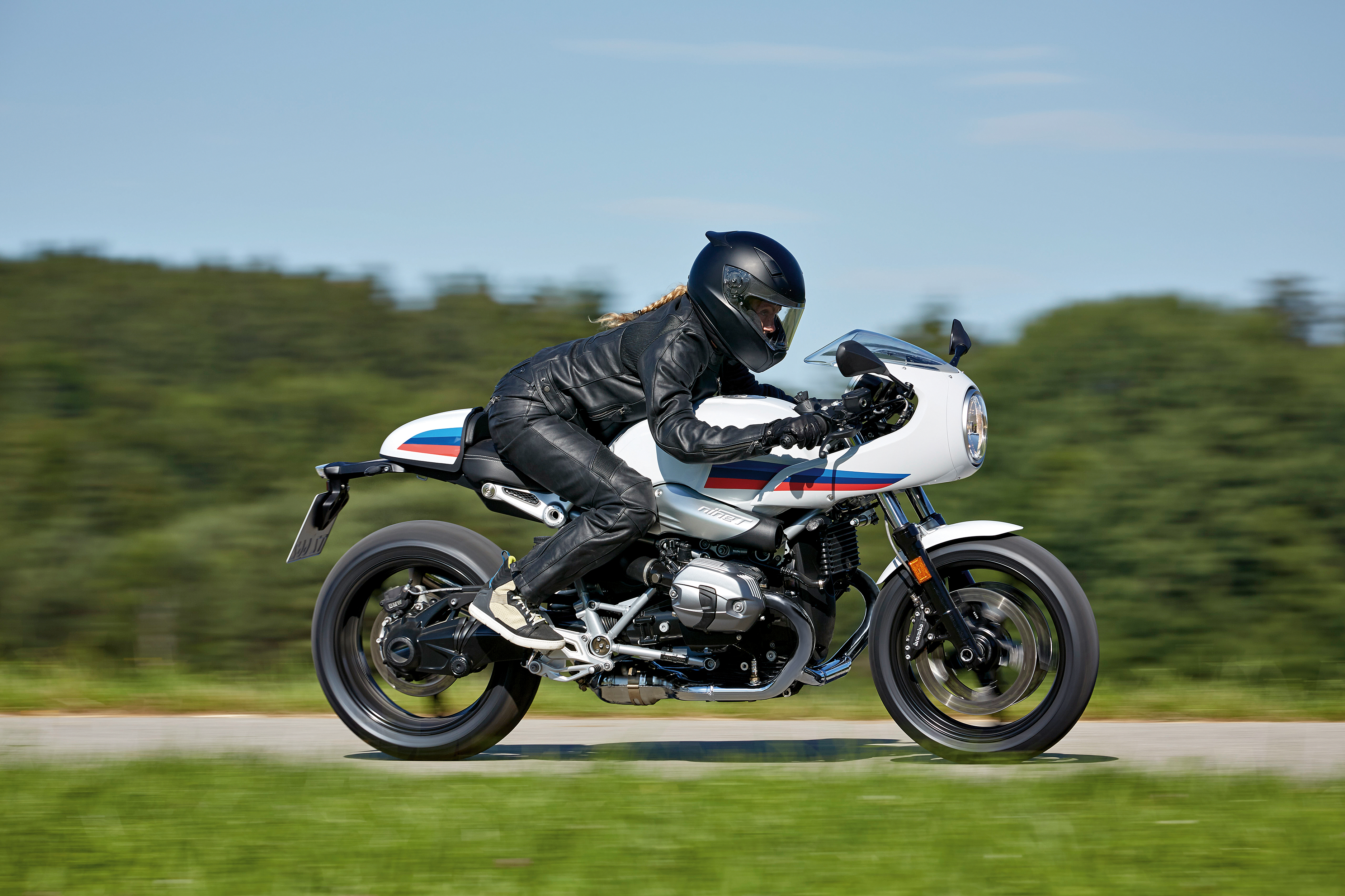 P90232540_highRes_the-new-bmw-r-ninet-
