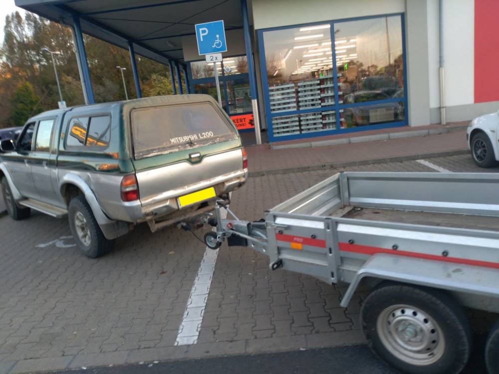 Ez a kaposvári autós megnyerte az Év legbunkóbb parkolásadíjat! KÉP