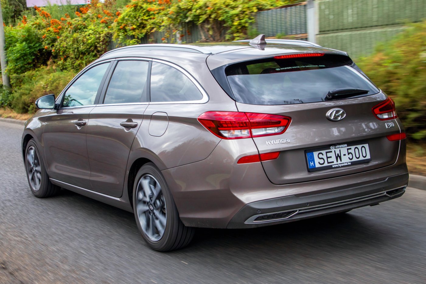 Ilyenek voltunk – Hyundai i30 kombi 1.5 DPi teszt – Auto-Motor