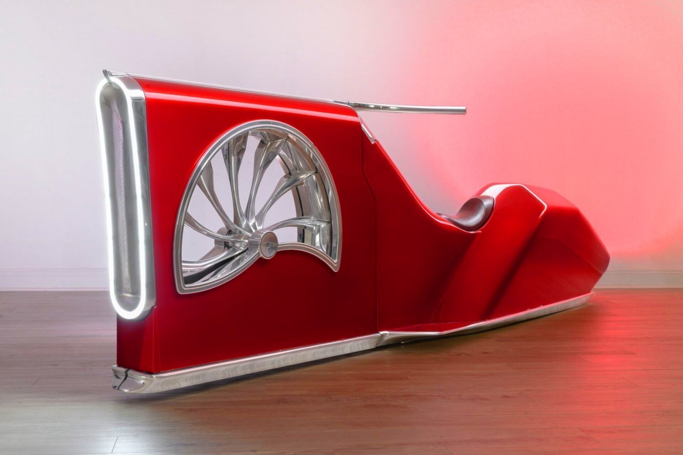 Rolls-Royce ihlette ezt az egyedi motorkerékpárt, amelyet most elárvereznek