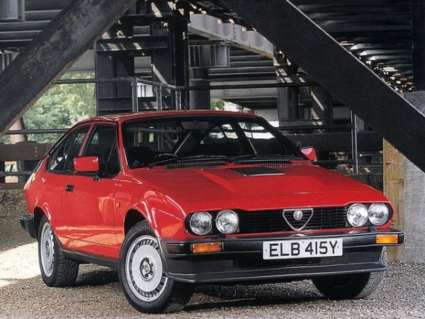 Alfa Romeo GTV 6 